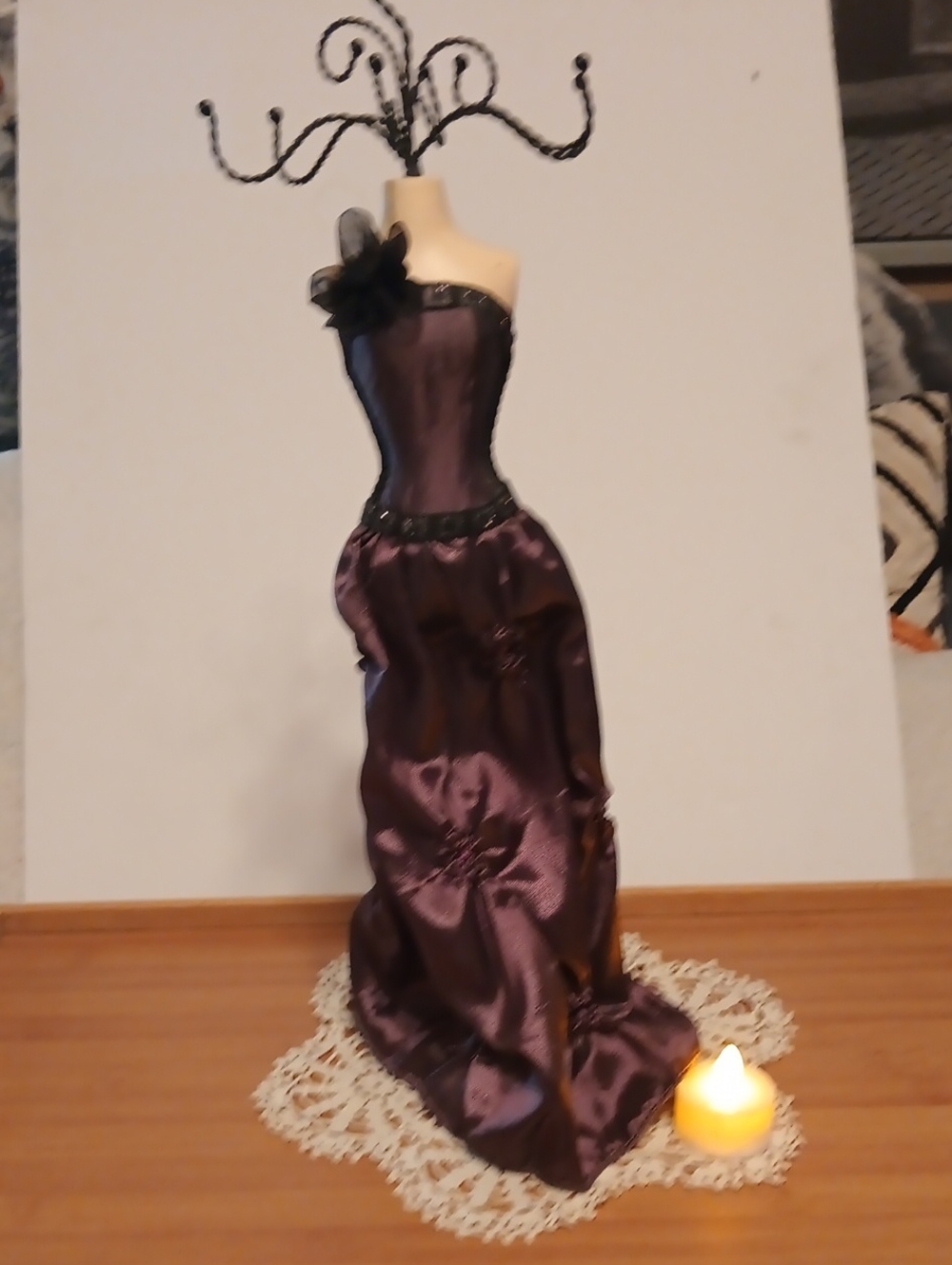 Source Unknown Purple Satin Dress Form Jewelry Organizer with Black Wire Tree